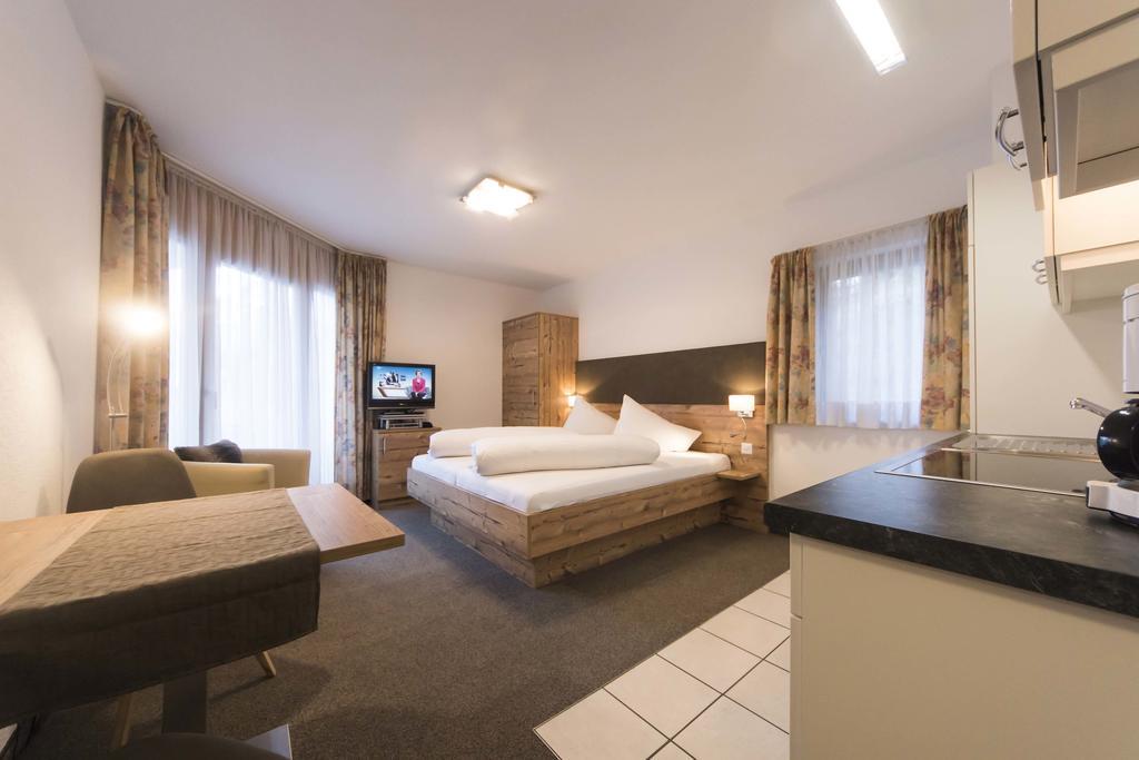 Appartements Garni Alpin Live Samnaun Exterior foto